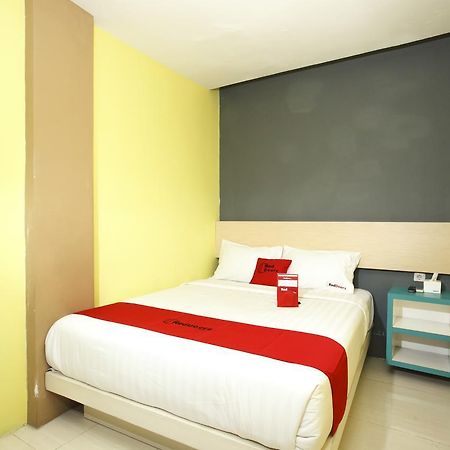 Reddoorz Plus Near Tunjungan Plaza 2 泗水 外观 照片