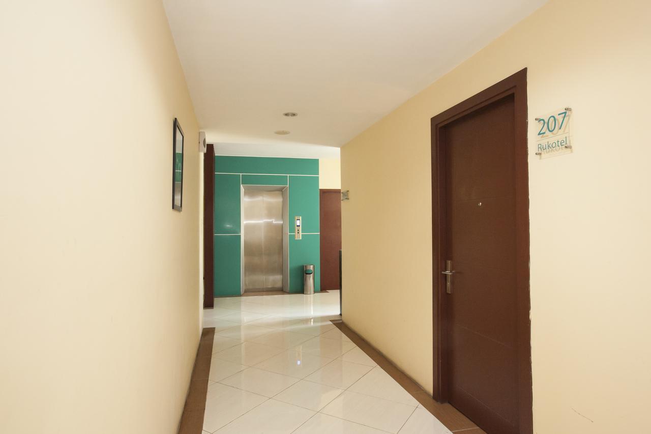 Reddoorz Plus Near Tunjungan Plaza 2 泗水 外观 照片